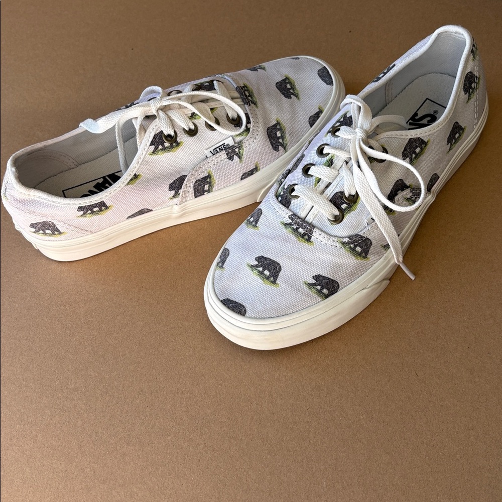 🐻☀️🌴RARE Vans California Bear sneakers (unisex- men’s 6, woman’s 7.5) - Picture 2 of 3